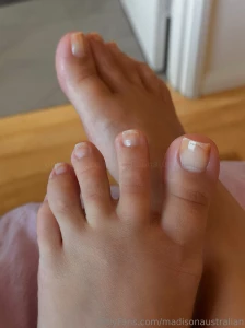 In case you forgot how pretty my naked toes are
