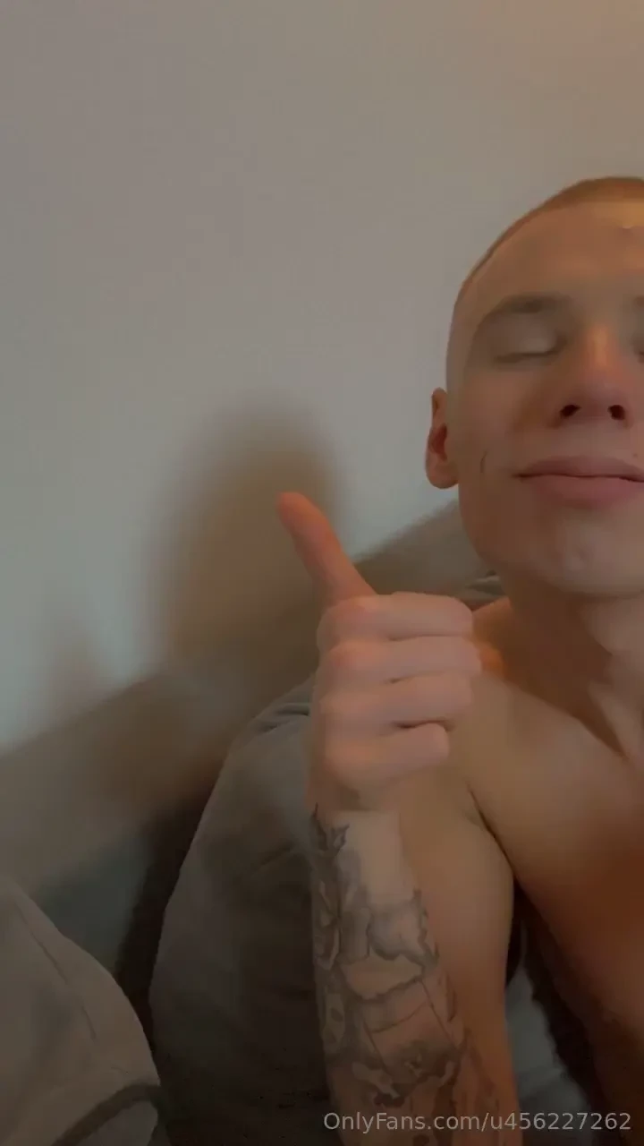 I like to be submissive and that s why i am your master and i have no 