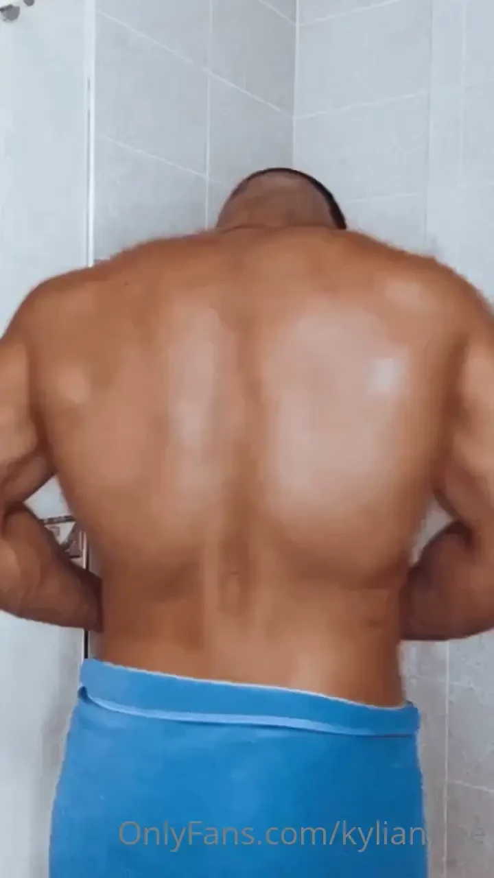 Te estoy esperando en mi cuenta premium https onlyfans com kylianfitt 