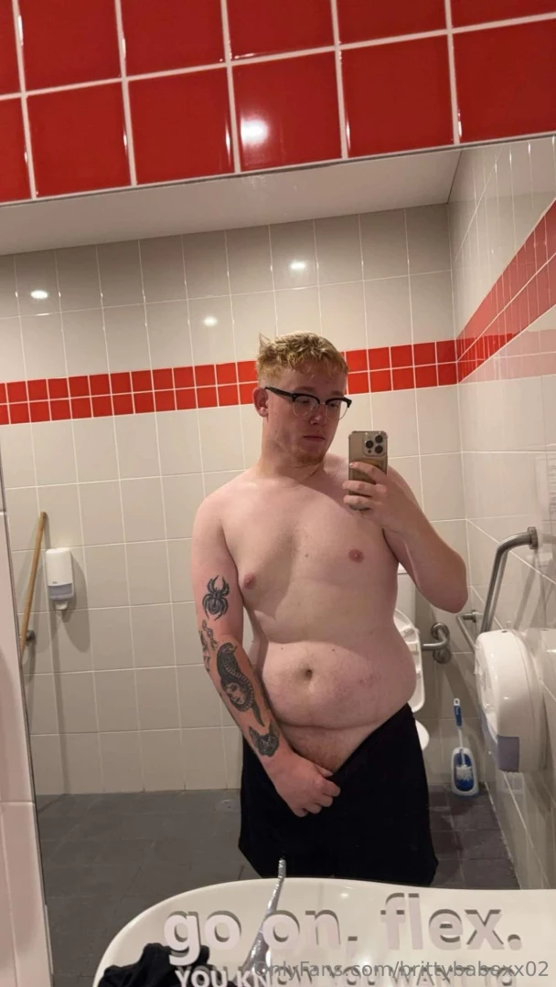 Subscribe to this daddy he loves to play with himself for your part 2 