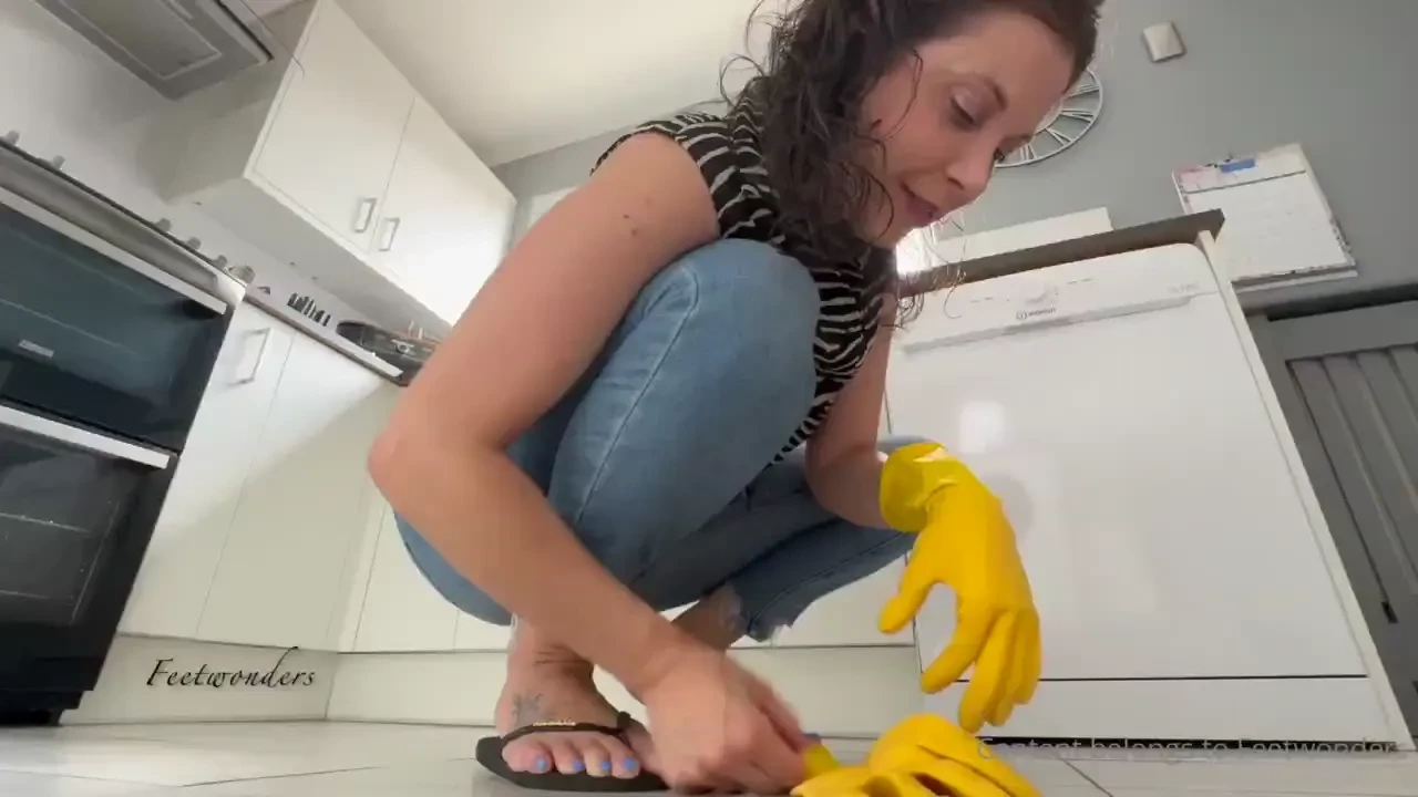 Whilst i wash up you lay on the floor and perv on my soles 