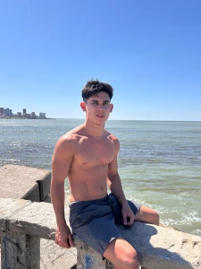 Hey baby we create a sand castle so you can make me your king