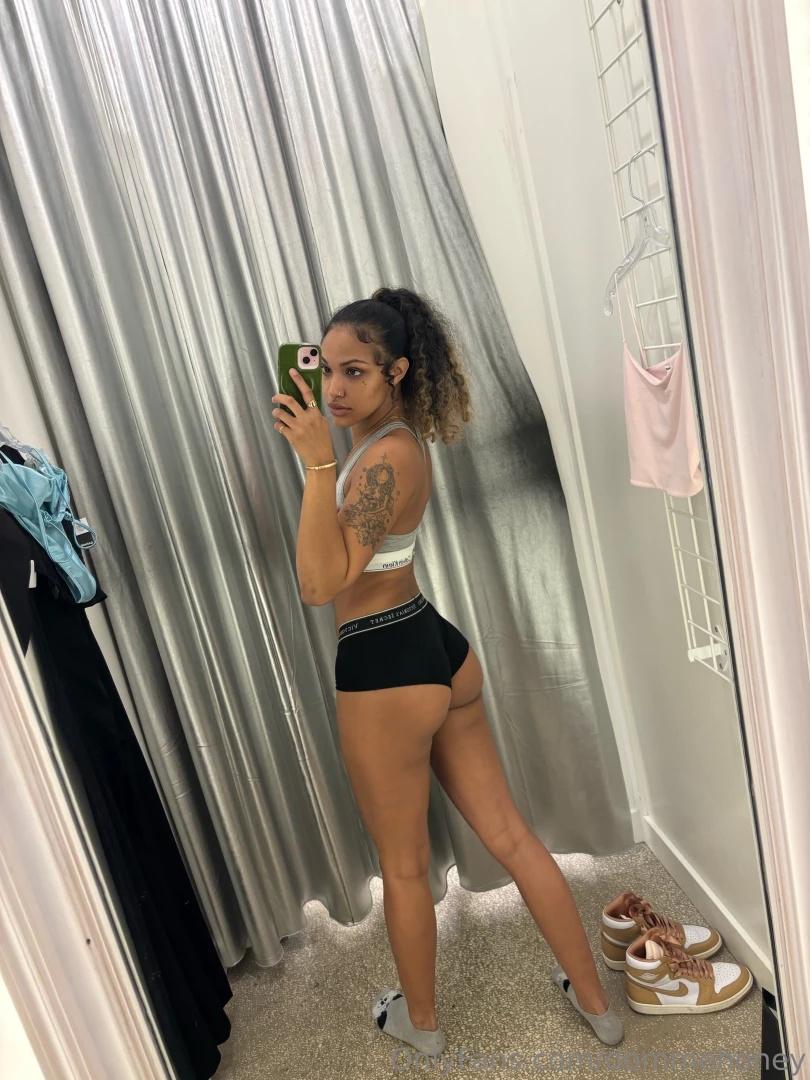 Do you want to see my pretty toes up close 