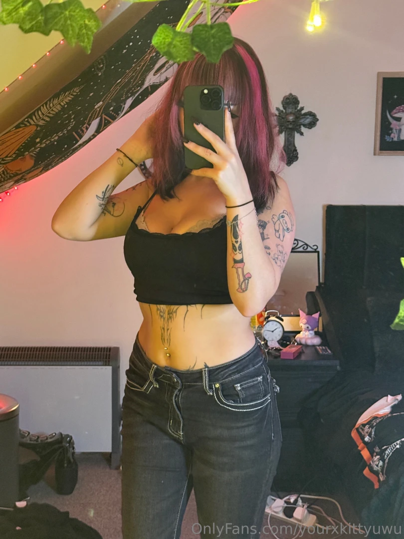 Guys omg ive never worn a denim pants for so long what do you thinkkk part 1 