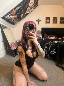 The way this top fits me should be illegal part 1