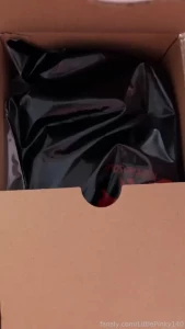 Finally my new fantasy dildo arrived omg it s so huge also the tube is