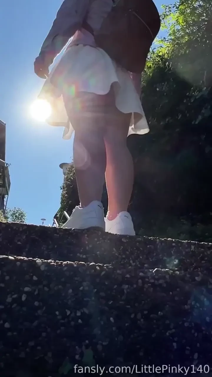 Quick little booty flash in public you have no idea how much i enjoyed 