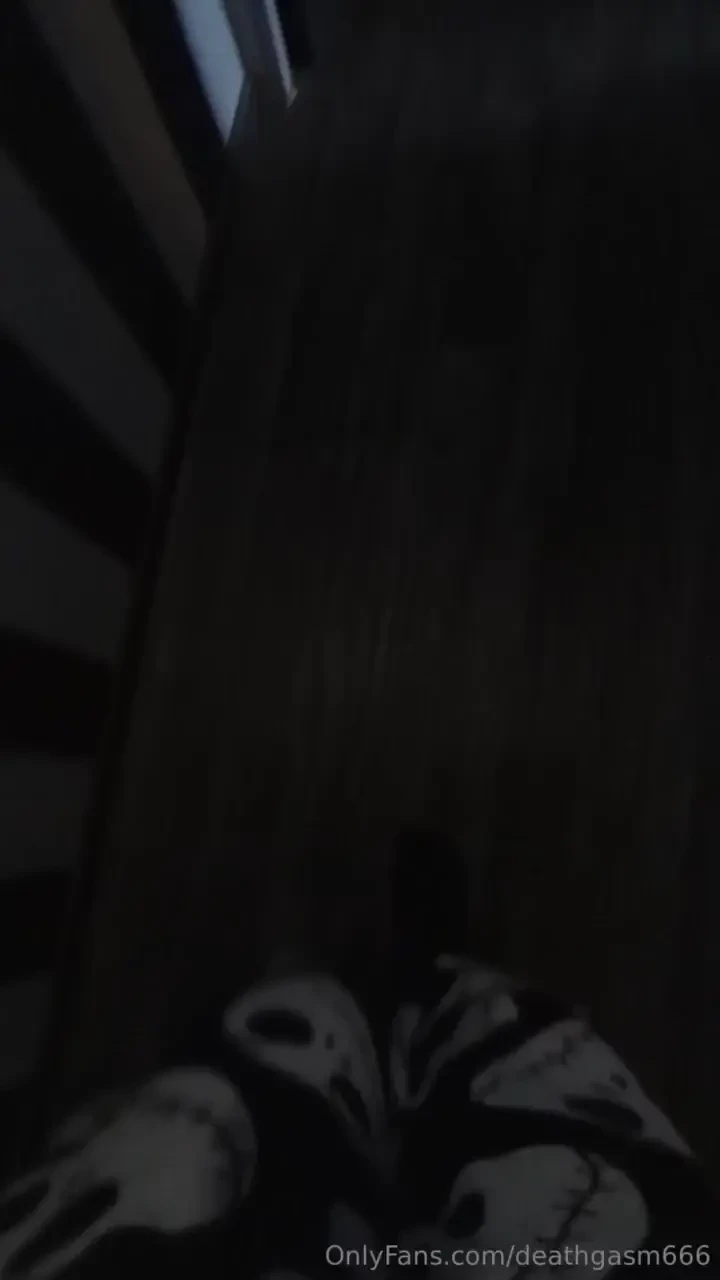 En this is the teaser of my new video while the boys are watching 