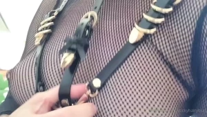 The crinkly sound of leather