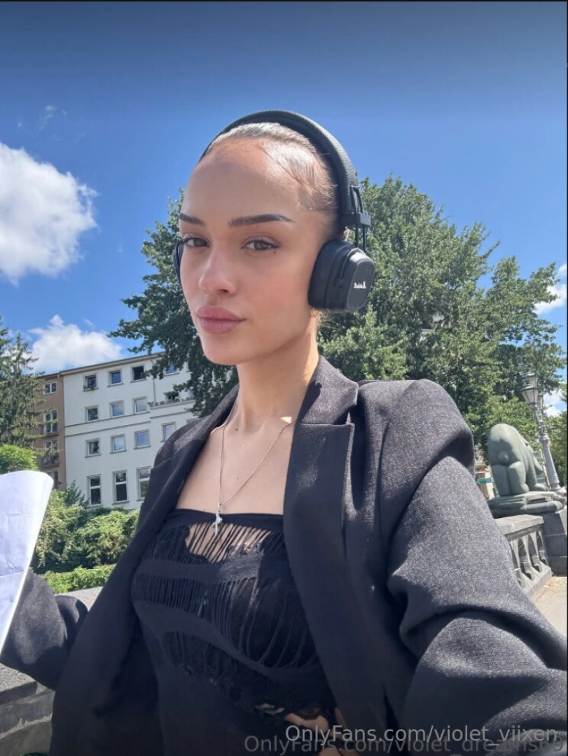 I can t live without music i wake up to it and fall asleep to it 