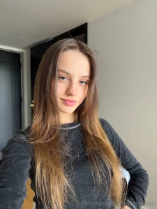 Just a little photo of me to remind you how i look today part 1