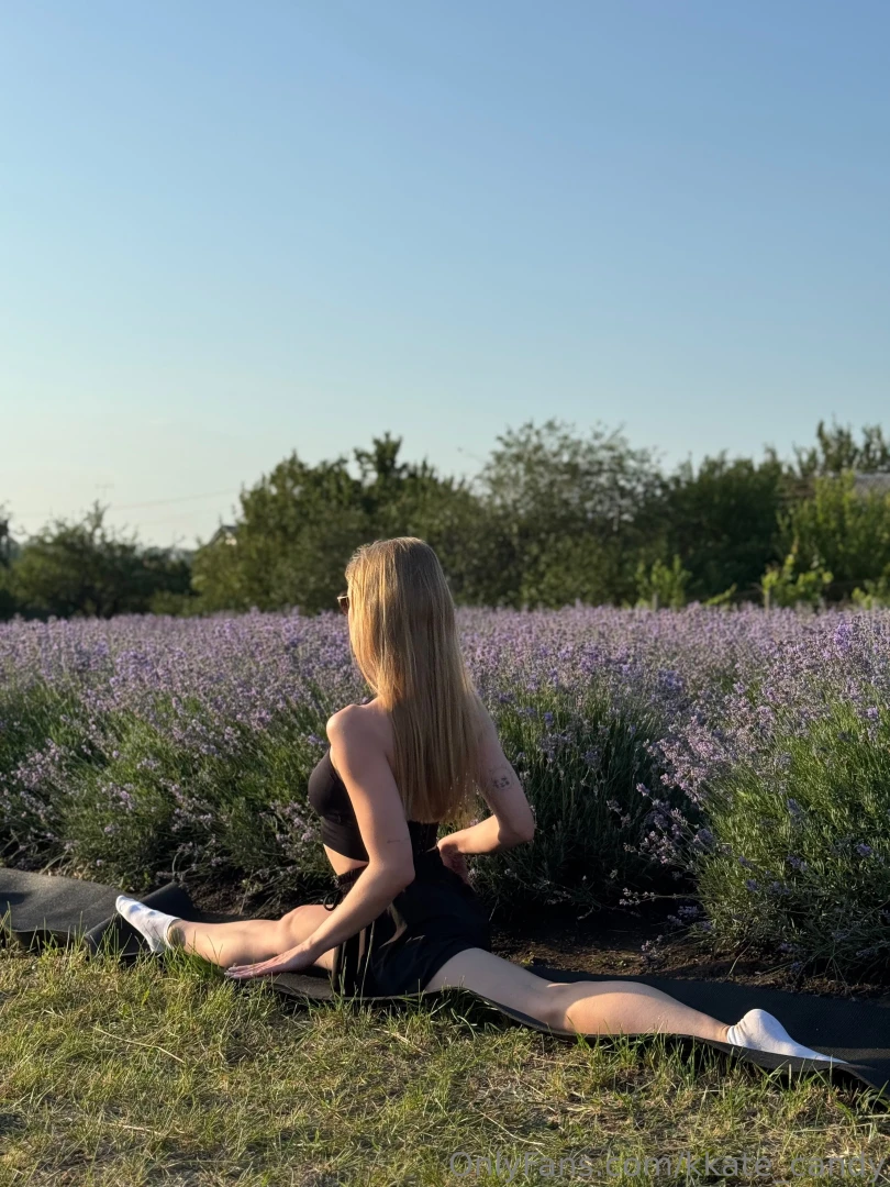 Blooming like these flowers just for your eyes 