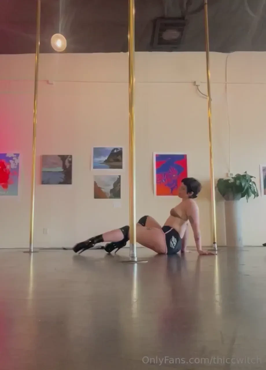 Just rediscovered this video from some sexy af slow burn choreo i 