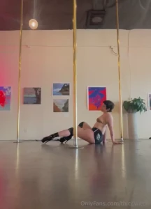 Just rediscovered this video from some sexy af slow burn choreo i