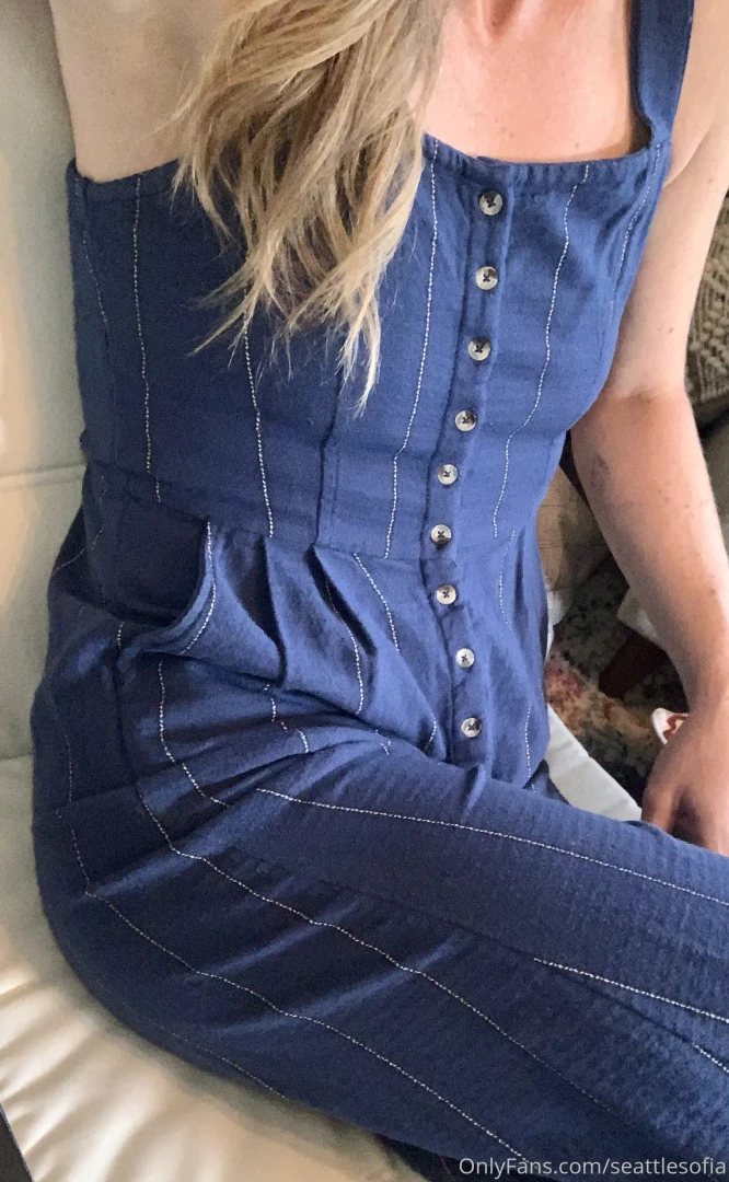 What type of outfits do you like to see me take off 