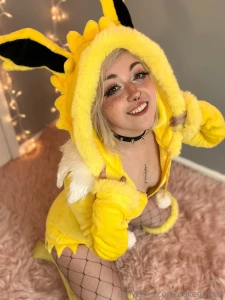 Is there a buzz in the air or is that just me we re getting a bit part 6