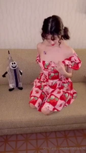 El v deo tiene una pista de d nde estoy quieres lamerme