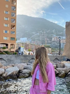 In this world there is so much beauty and i m happy to share it with