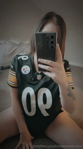 I love game days who wants to keep me company