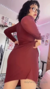 When you wanna do cute and sexy tiktoks but likeeee i can t keep my