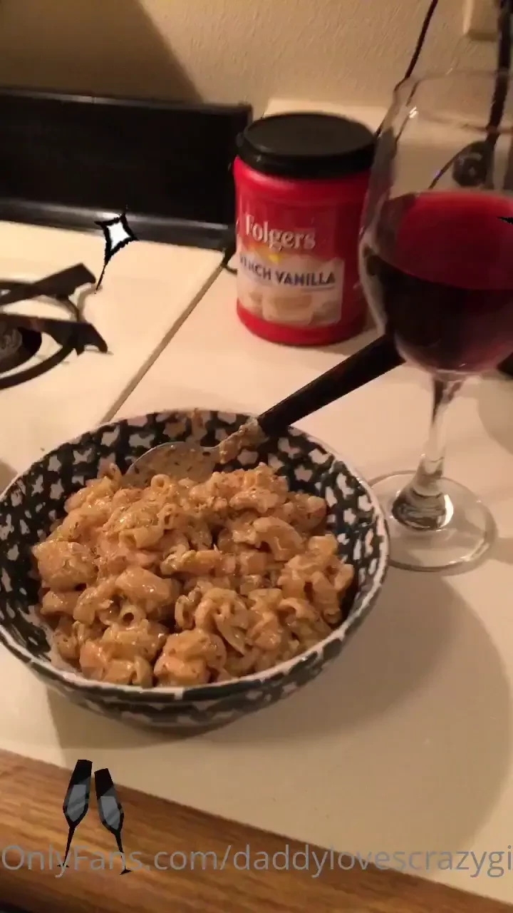 Frank sinatra radio and wine kinda night 