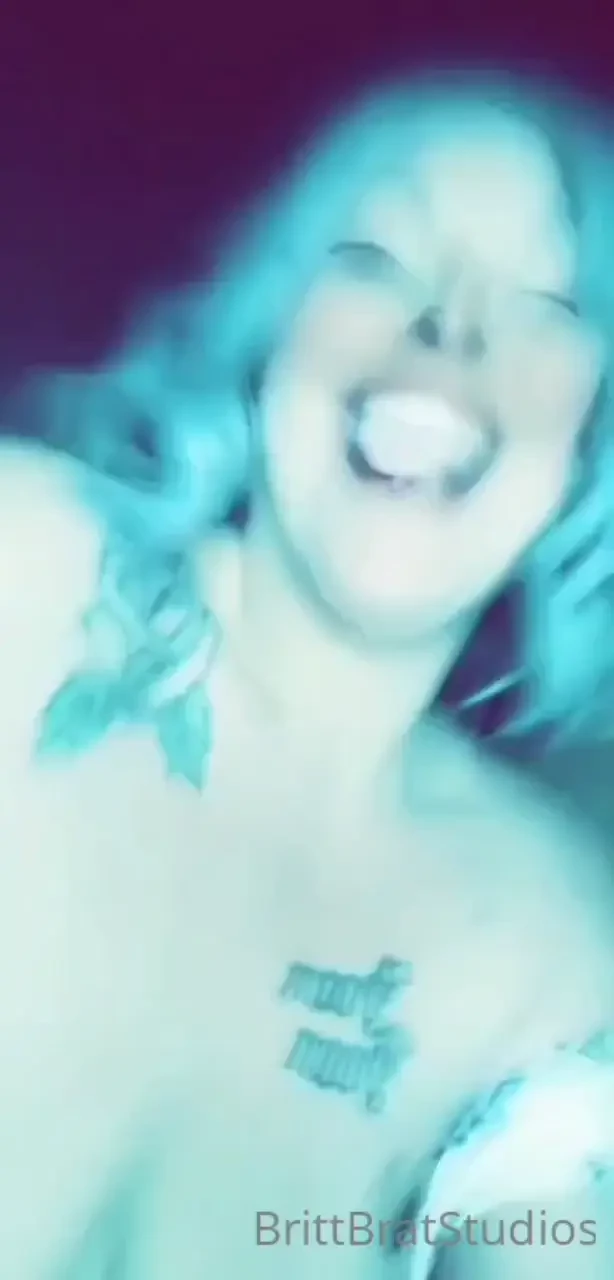 Thnx to all my fans we almost at 1k i m a drop a full video set 