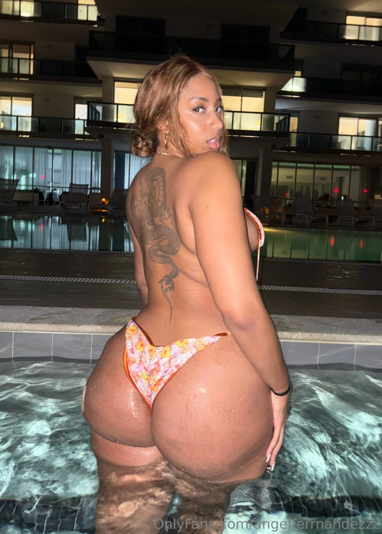 Let s fuck on here papi might be too much for ya 