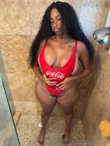 Thick thighs save lifes papasito