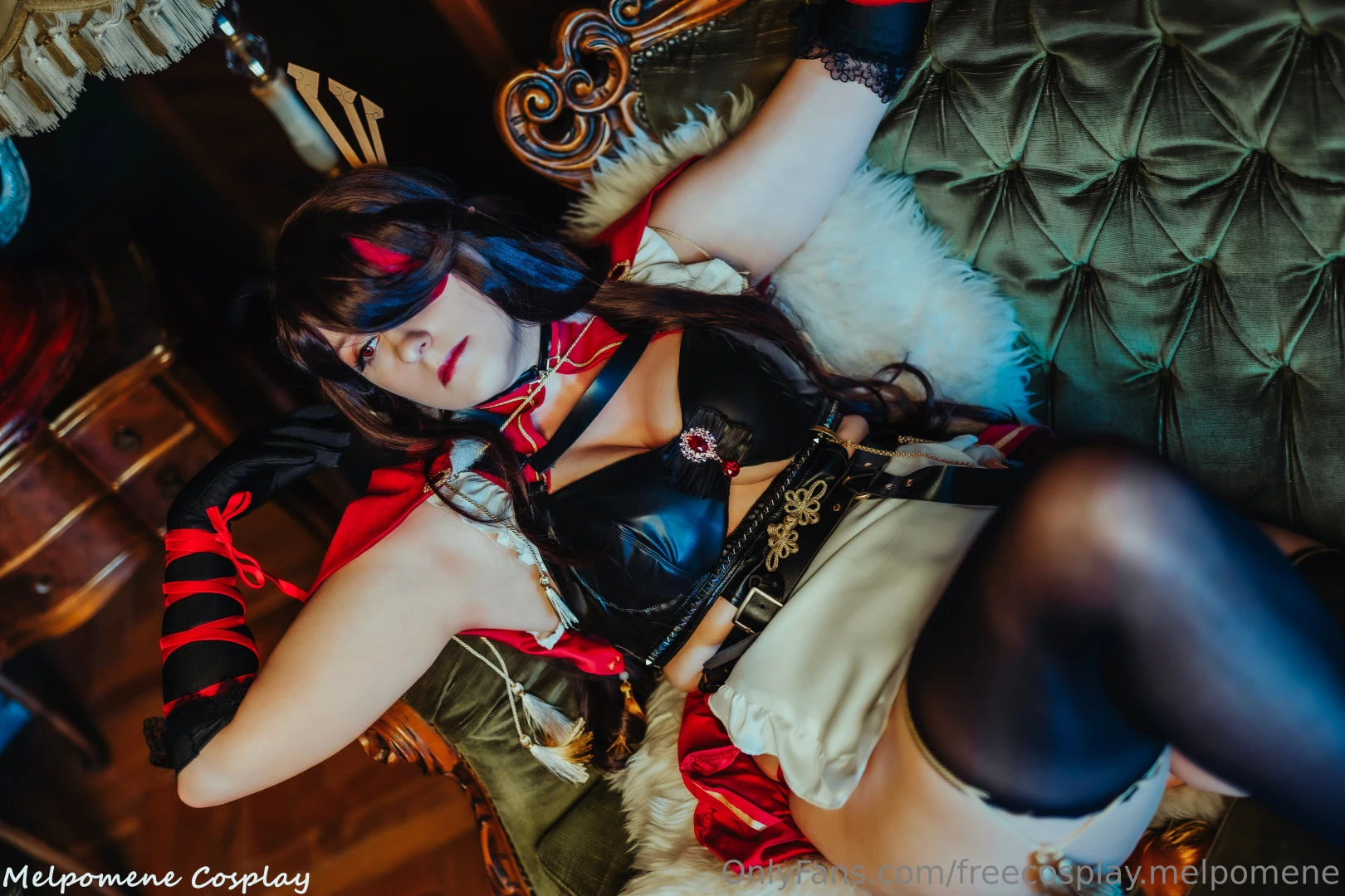 I just love the green sofa with the red of the cosplay i think it s 