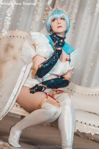 Today i visited a cute little caf and enjoyed some delicious cake it