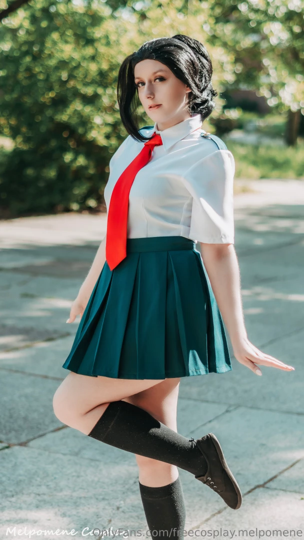 Quick evening post with another picture of my momo photoshoot 