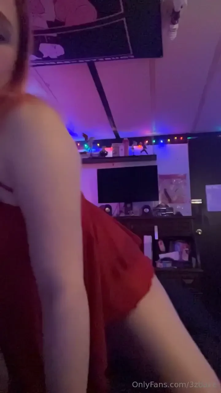 Playboy plug video of putting it in for the first time 