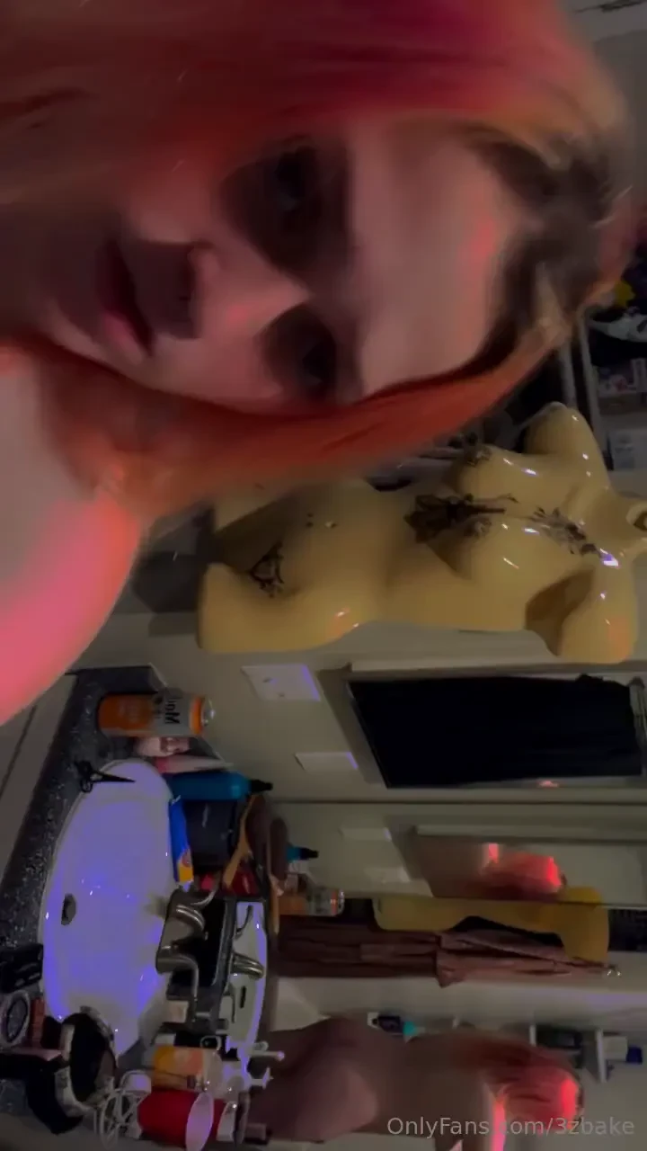 Editing halloween photos yall but was super horny last night riding my part 8 