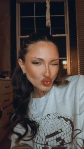 Merry holidays wanna see my boobs