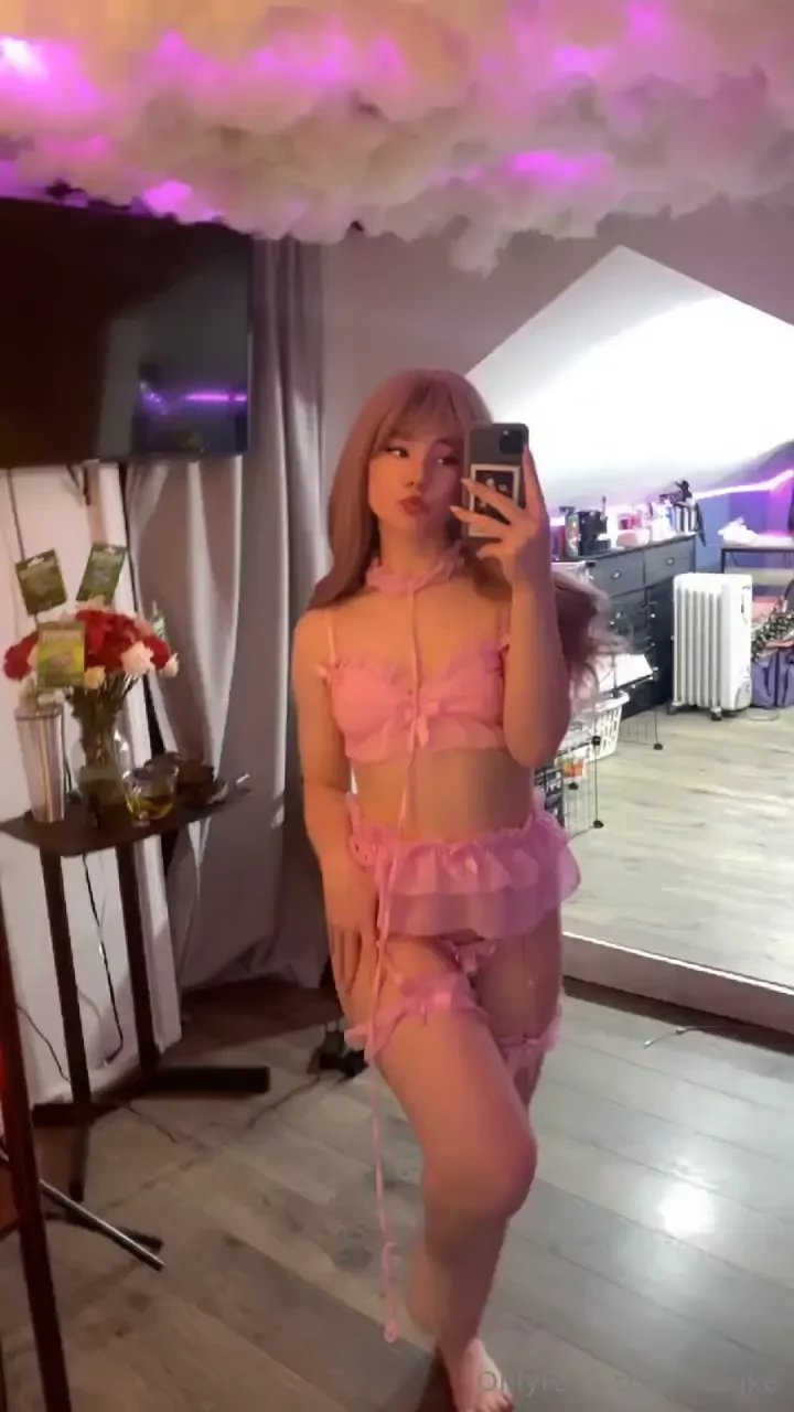 Love this cute little outfit 