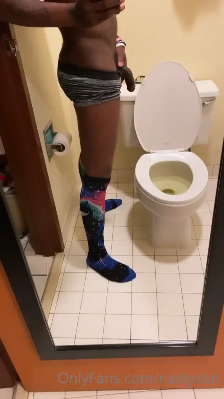 Letting my little ass air out 