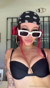 Muaaa send you kisses