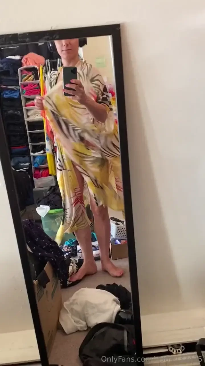 Thank you everyone i love bright colors and palm trees 