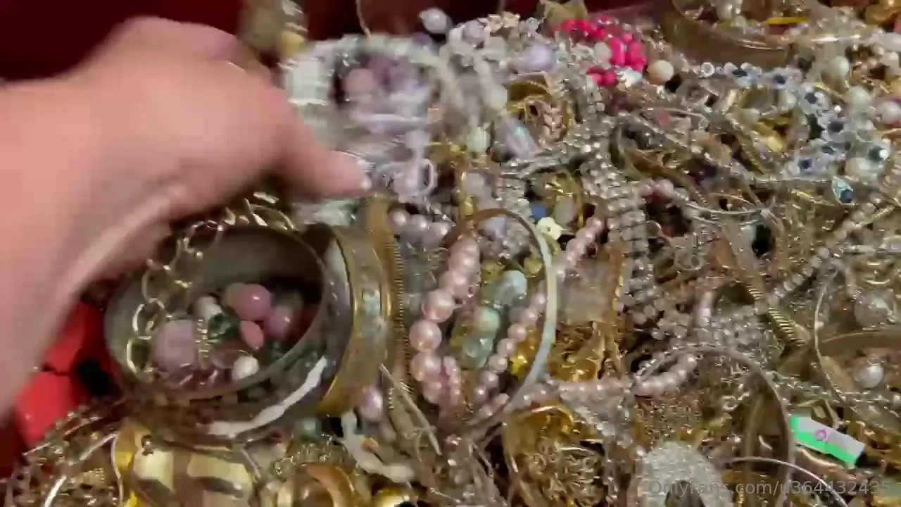 Look what i bought a treasure chest ulala i love marketplace part 1 