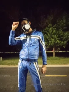 Took a nightime bike ride in my trackies earlier this week stopped to