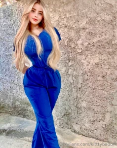 Your girlfriend bb