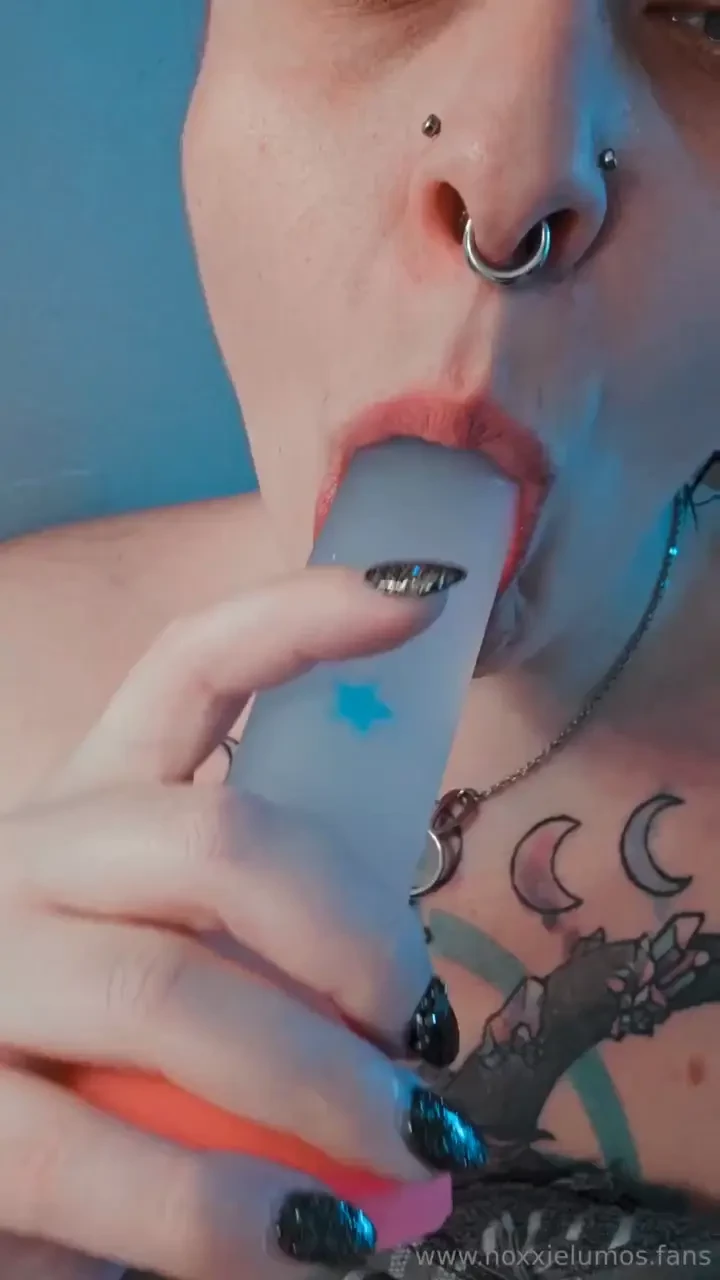 A short lil dildo suckin video 