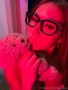 Sexy nerd here to suck on somethinggg