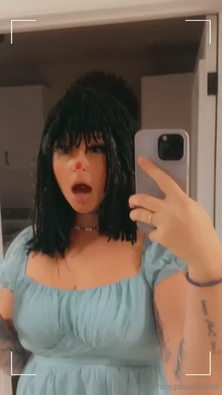 Any canadians here watch the big comfy couch im molly the doll 