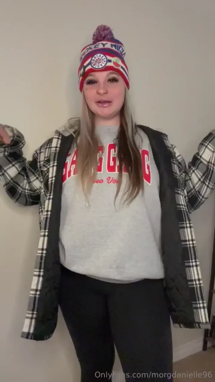 I decided to give you all a strip tease my first one ever let me know 