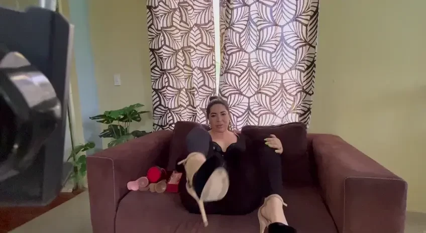 Holaaa papi no te pierdas este video completo like si lo quieres ver 