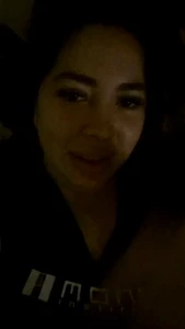 Hola papi buenas noches aqu leyendo un ratito porque soy una caliente
