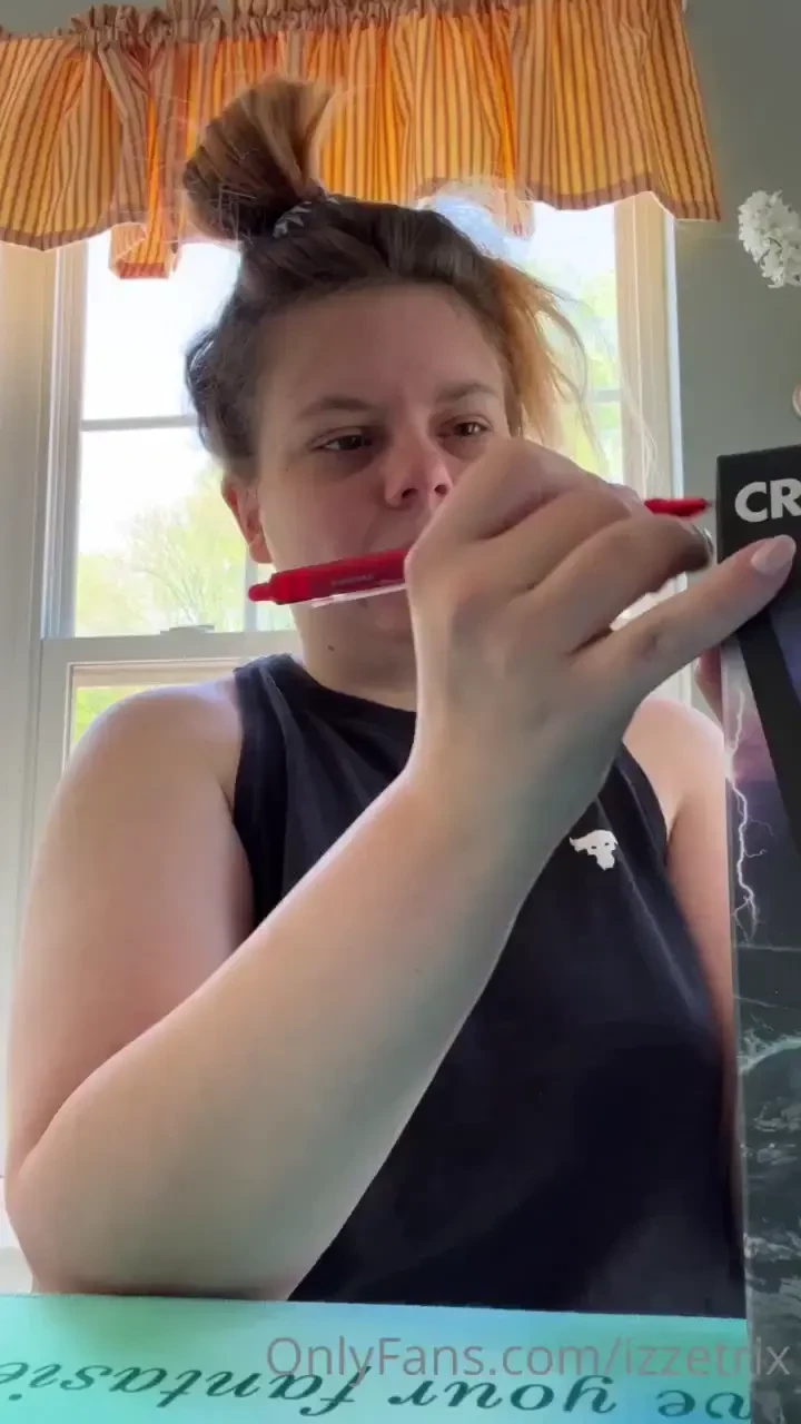 Look at this new dragon dildo that i was gifted drop and emote if you 