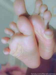 Toes toes toes toes toes toes