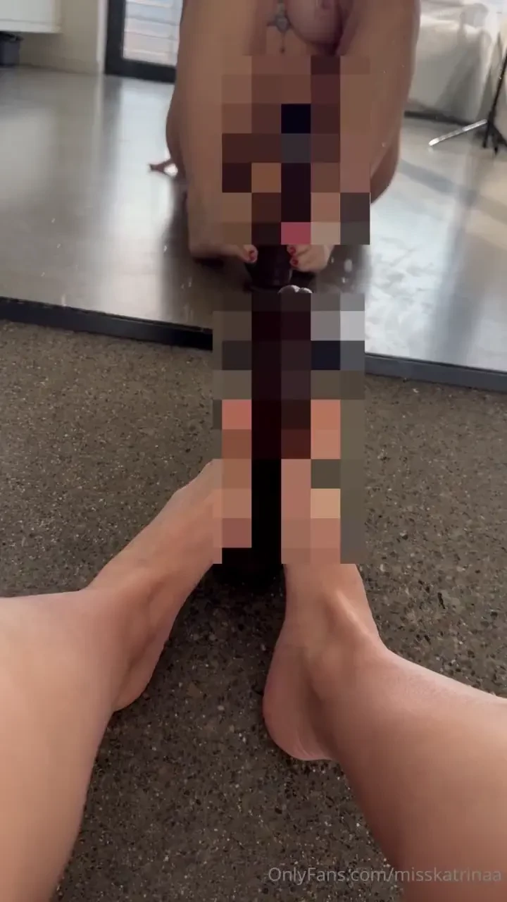 New feet content its been requested by a lot of you here it is dm me part 3 